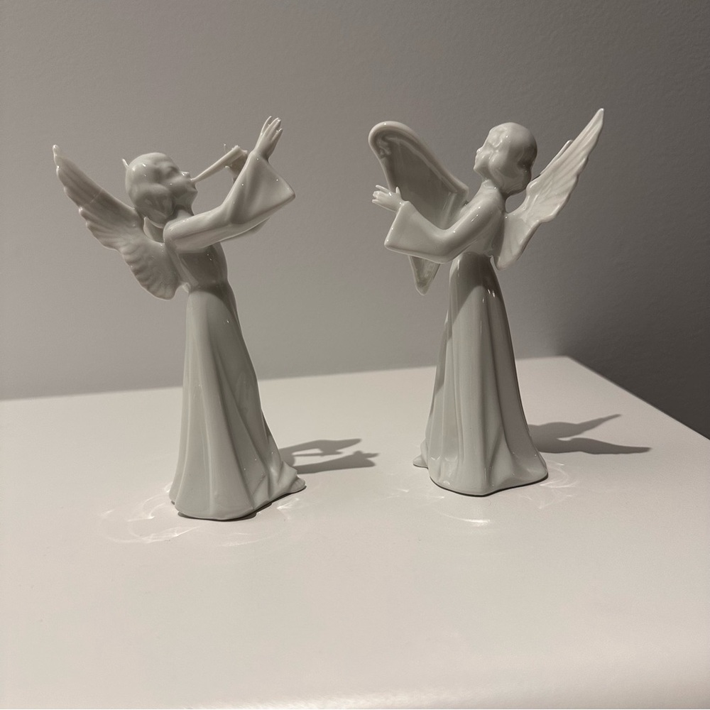Unsigned Dresden Porcelain singing Angels made in Germany